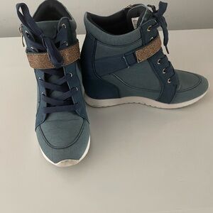 Size 8 Shoe dazzle wedge demin shoe